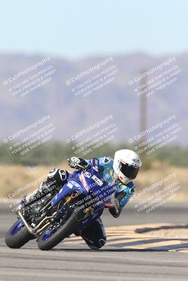 media/Oct-30-2025-Racers Edge (Thu) [[dabbdaf680]]/3-B Group/Session 4 Turn 16/